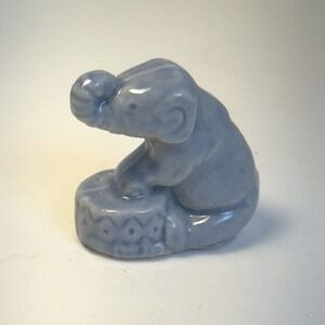 Wade Whimsies Sitting Elephant Circus Animals US Series 3 Figurine Red Rose Tea